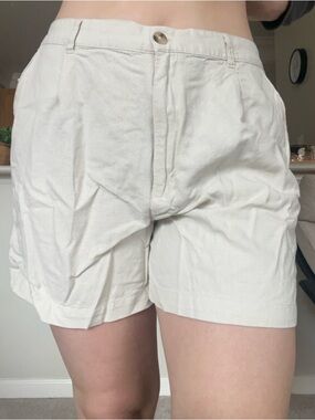 Time and Tru Women's High-Rise Khaki Casual Shorts